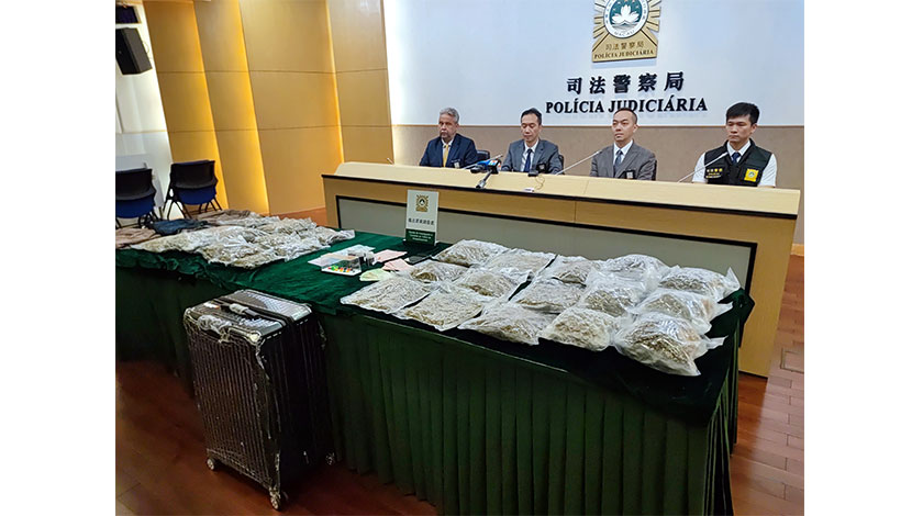 泰國大學生受僱偷運毒品入境   司警檢千萬大麻花   
