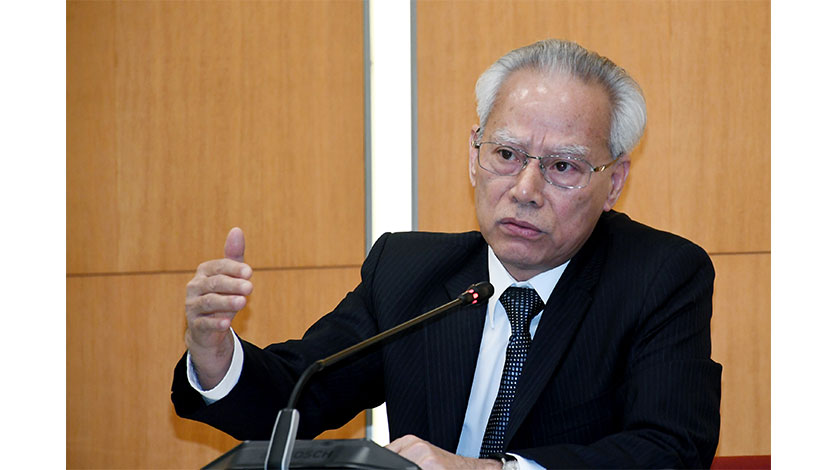 岑認經濟結構依賴賭業短期難改    
